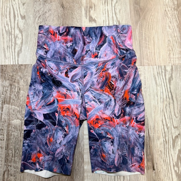 Lululemon Abstract Patterned Shorts - Picture 2 of 7